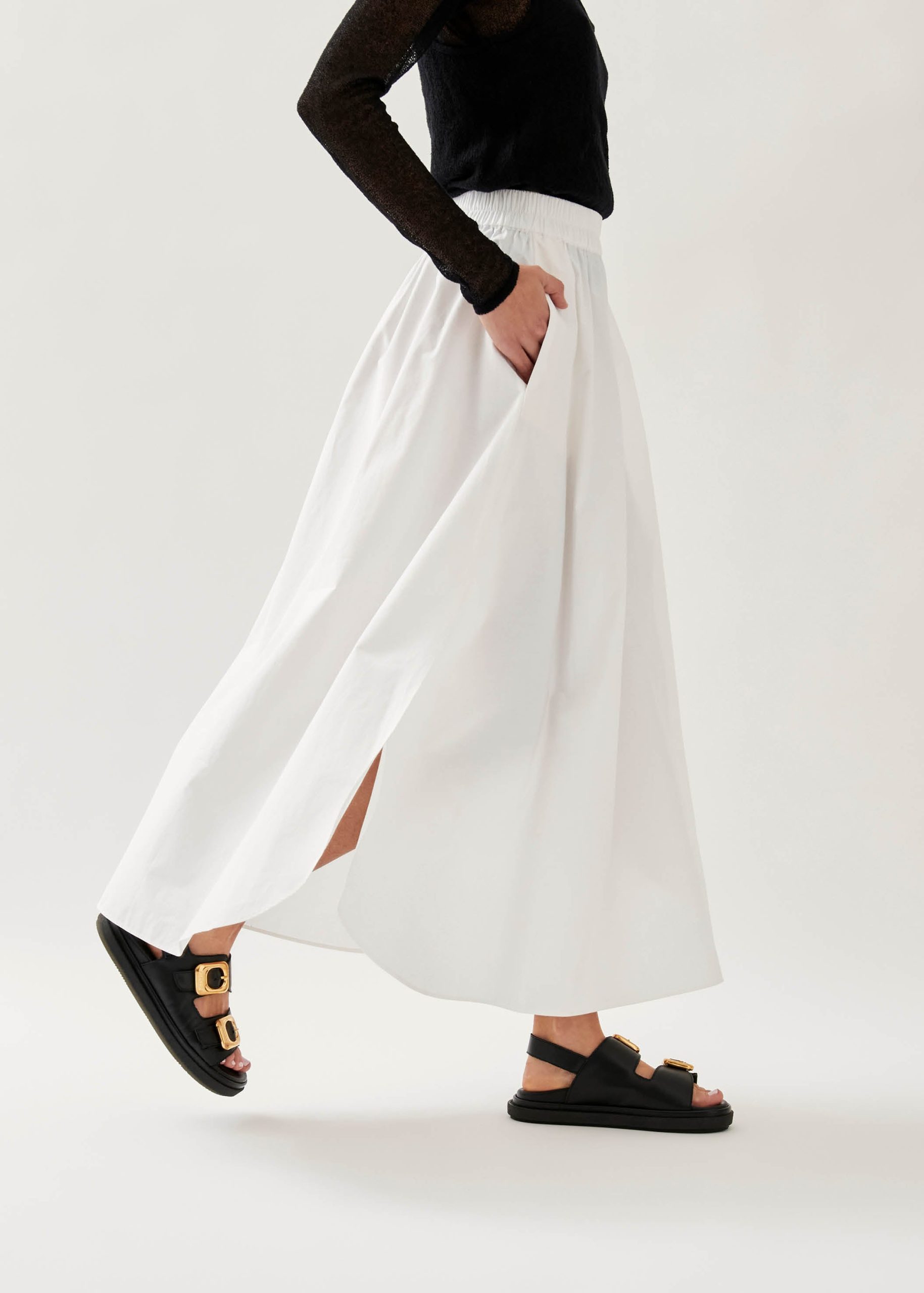 Daria Black Leather Sandals - Image 2